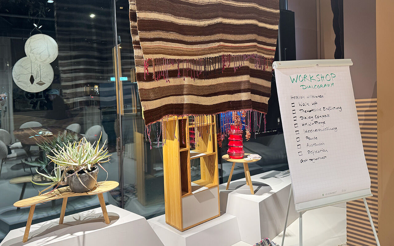 Der Raum wird bewusst in ruhiger Wohlfühlatmosphäre gestaltet.