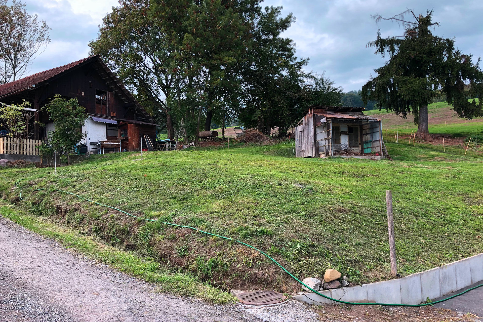 Auf dieser Parzelle wird unser neuer Garten entstehen.