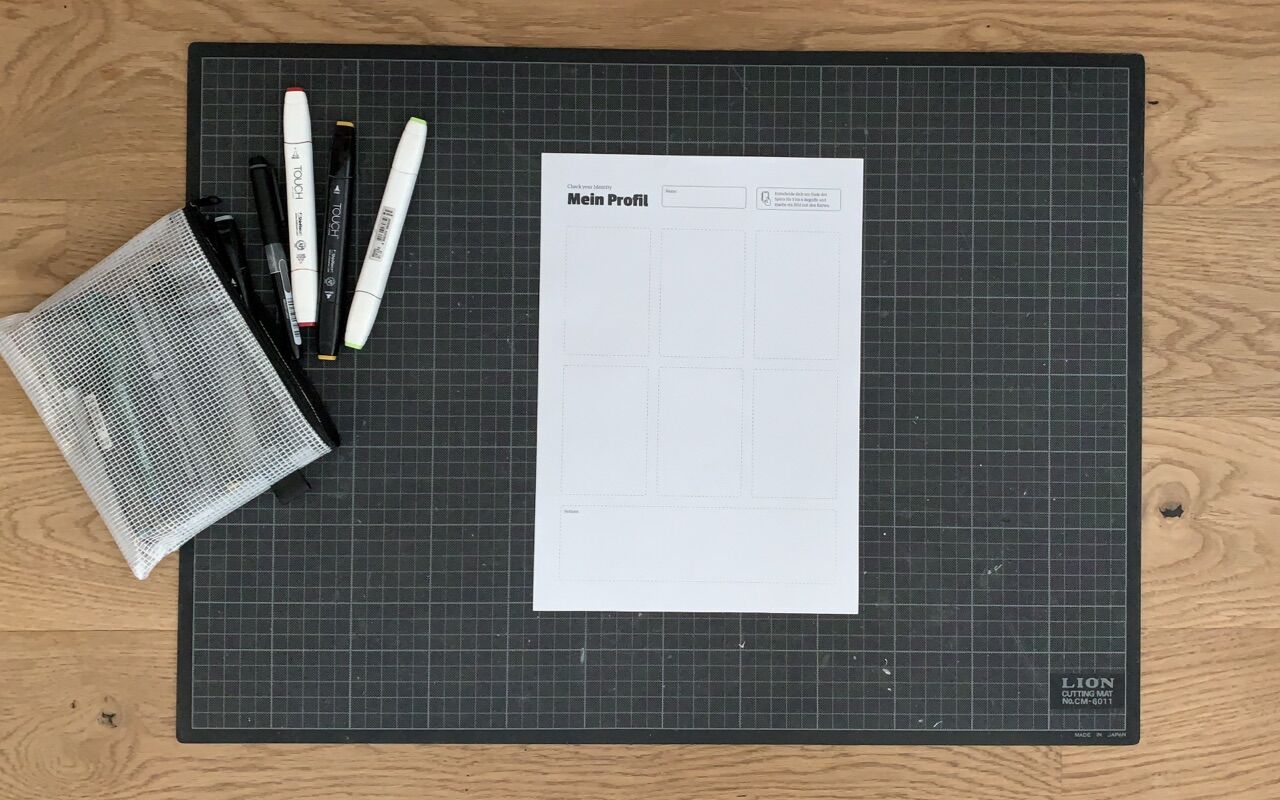 2. Die Karten und das dazugehörige Profilbild ausdrucken.