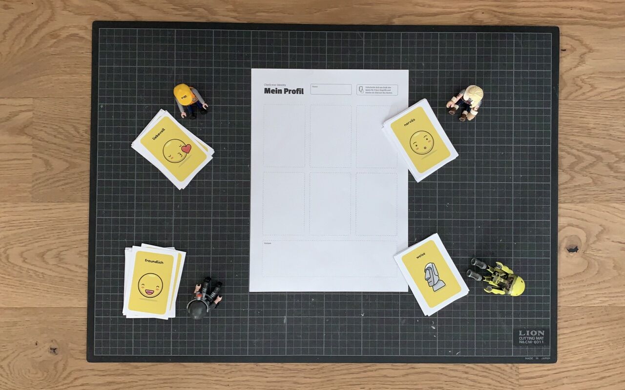 4. Es wird pro Spieler ein Kartenset benötigt.