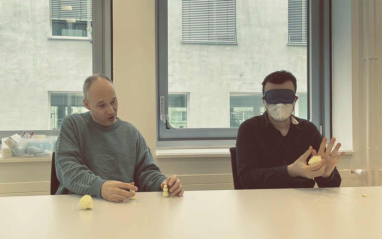 Beim Testen vom Plastilin